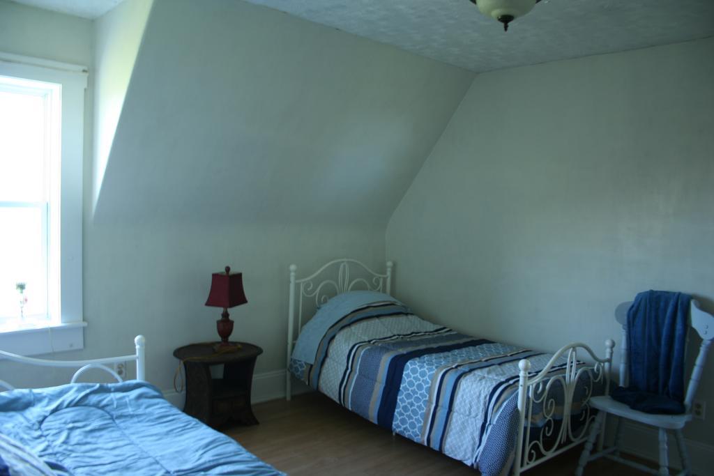 Lovely Green Gable Home Miscouche Eksteriør billede